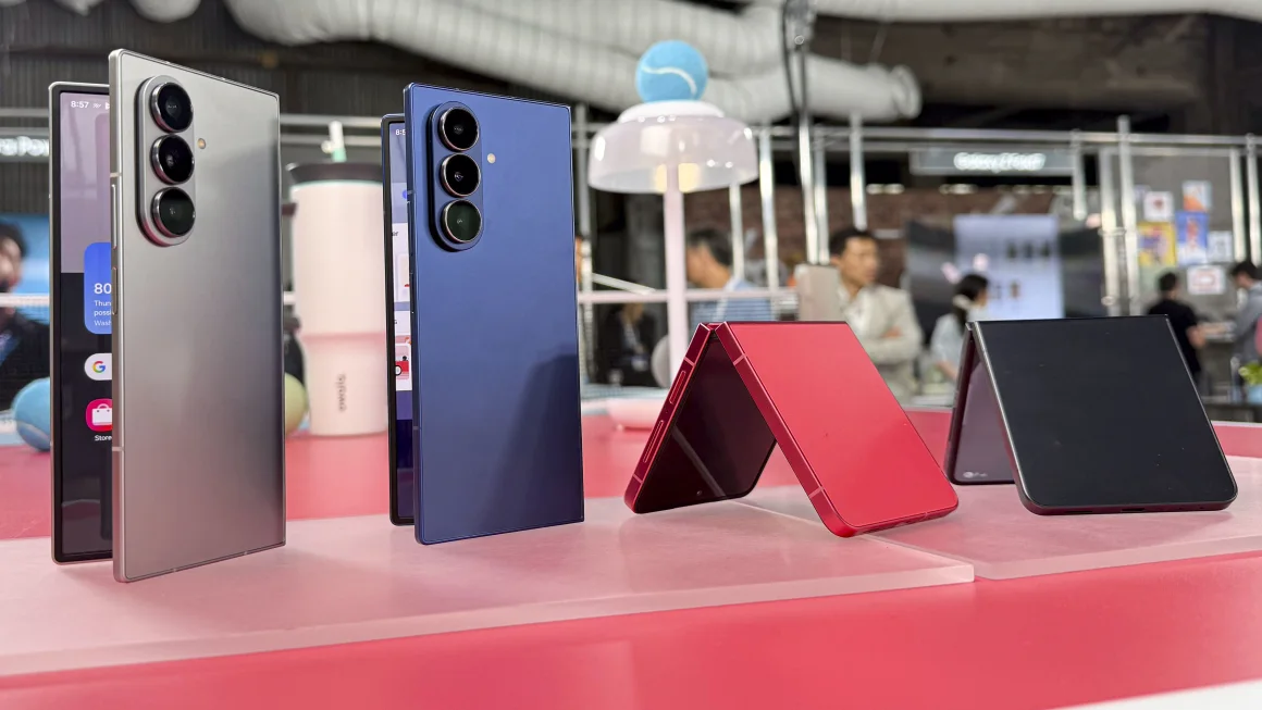 Samsung Foldable Phones