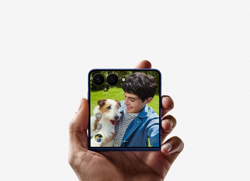 Samsung Foldable Phones 2025: Bold Leap Ahead as Apple Still Lags Behind

