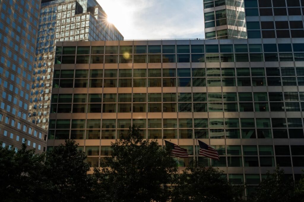 Americans Are Fleeing Traditional Banks