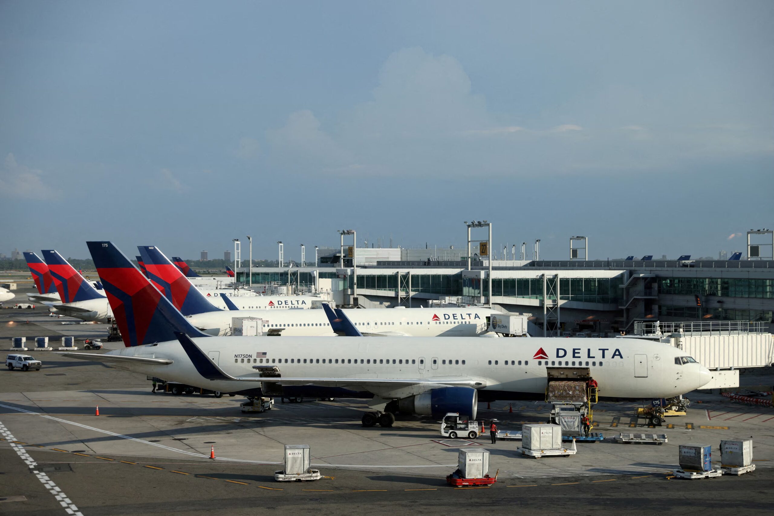 Delta Air Lines 2025 profit outlook