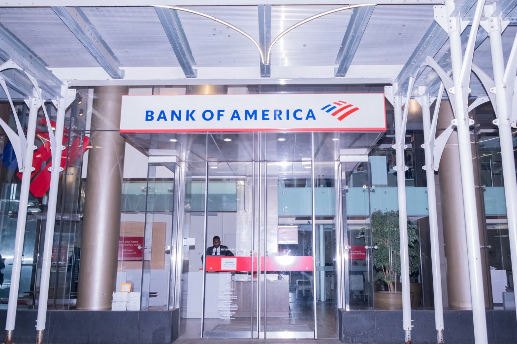 Americans Are Fleeing Traditional Banks